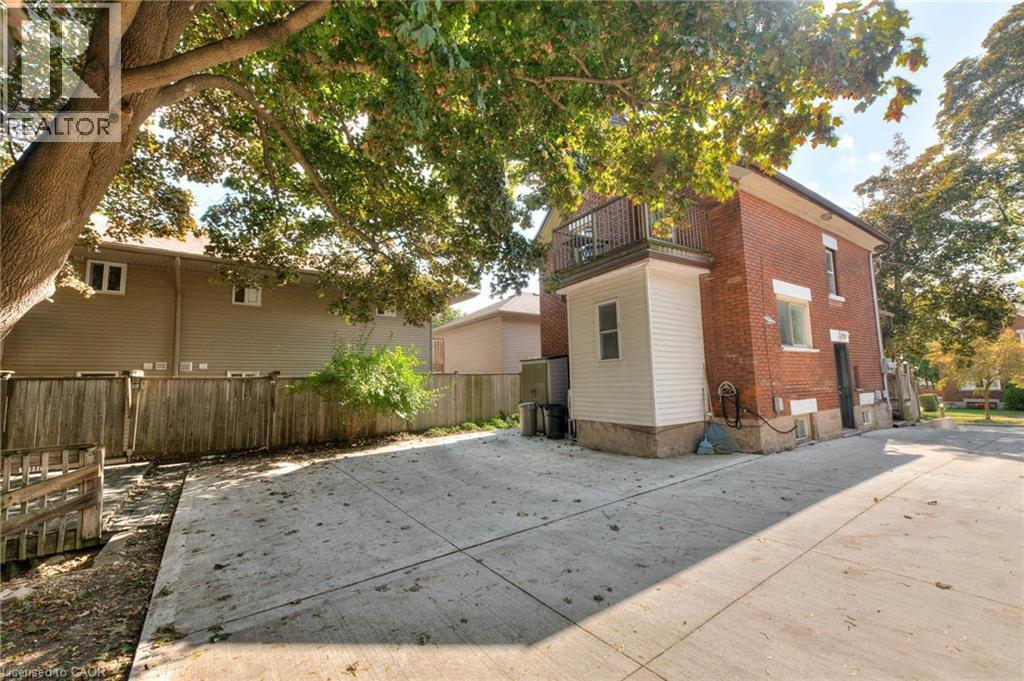 50 Walnut Street, Kitchener, ON - Outdoor