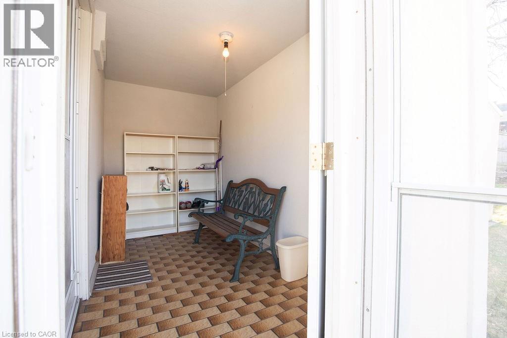 91 Pearl Street N, Hamilton, ON - Indoor Photo Showing Other Room
