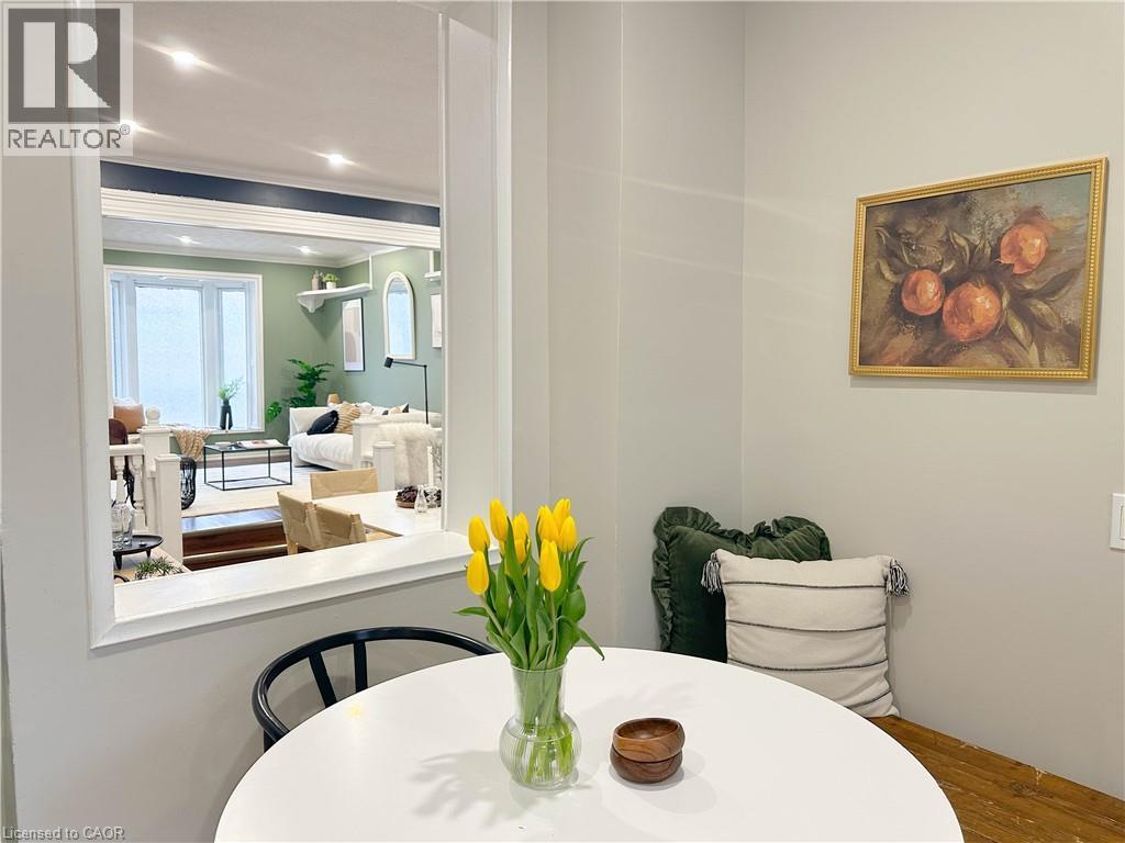 153 Wellington Street N, Hamilton, ON - Indoor Photo Showing Dining Room