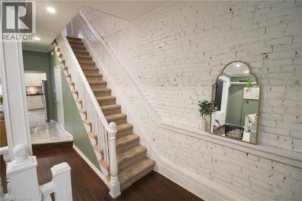 153 Wellington Street N, Hamilton, ON - Indoor Photo Showing Other Room