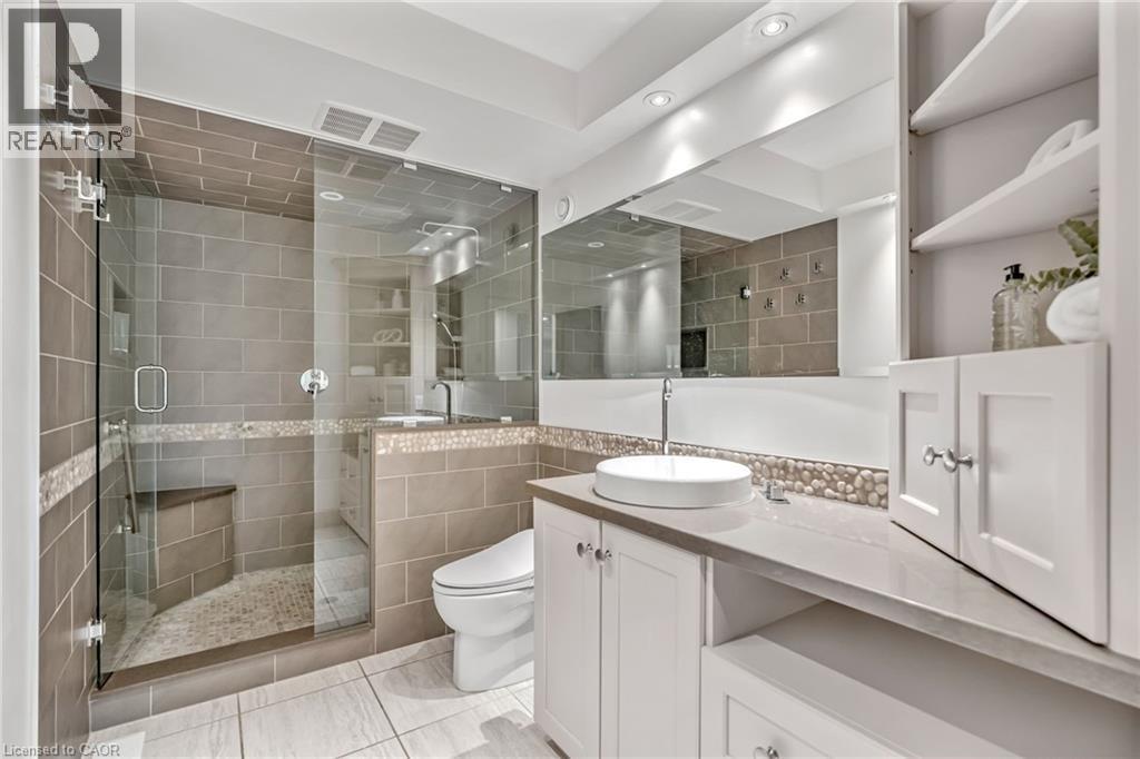 18 Fox Run Drive, Puslinch, ON - Indoor Photo Showing Bathroom