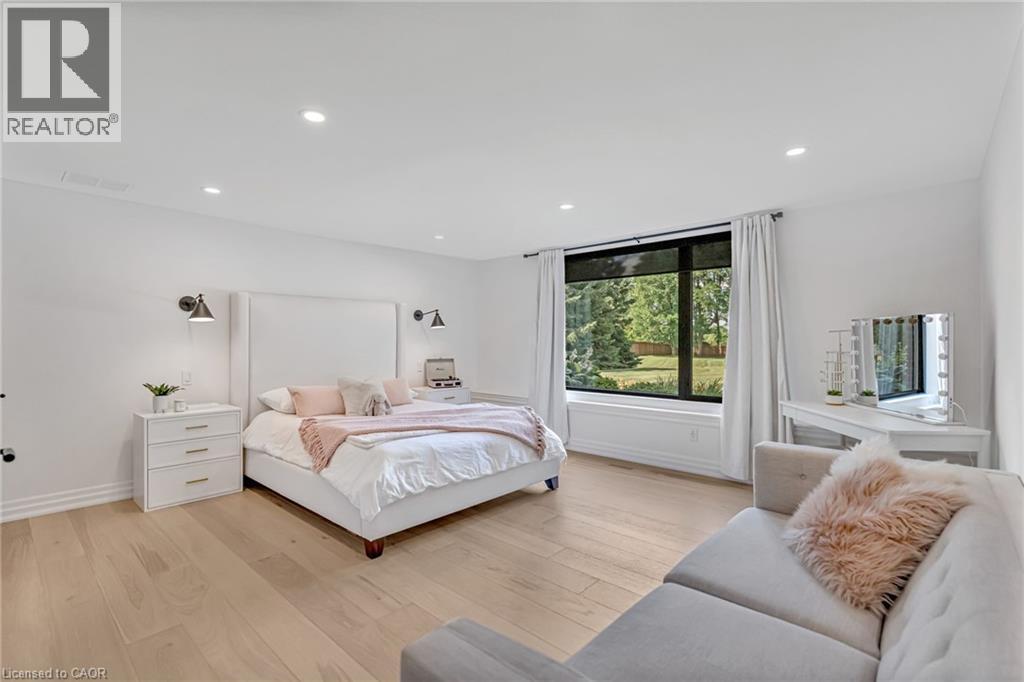 18 Fox Run Drive, Puslinch, ON - Indoor Photo Showing Bedroom