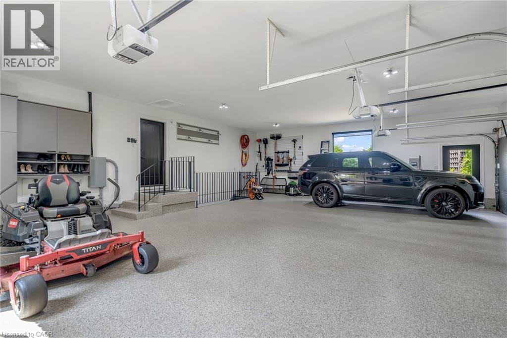 18 Fox Run Drive, Puslinch, ON - Indoor Photo Showing Garage
