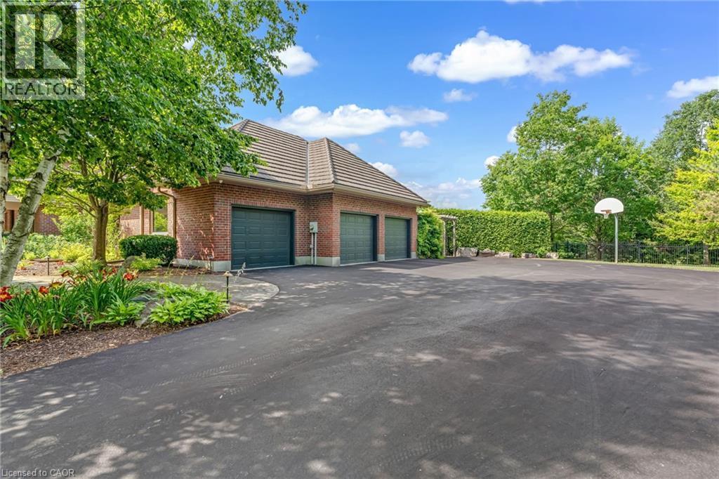 18 Fox Run Drive, Puslinch, ON - Outdoor