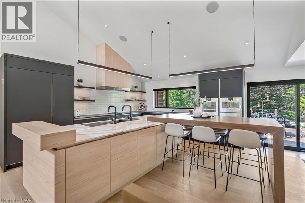 18 Fox Run Drive, Puslinch, ON - Indoor Photo Showing Kitchen With Double Sink With Upgraded Kitchen