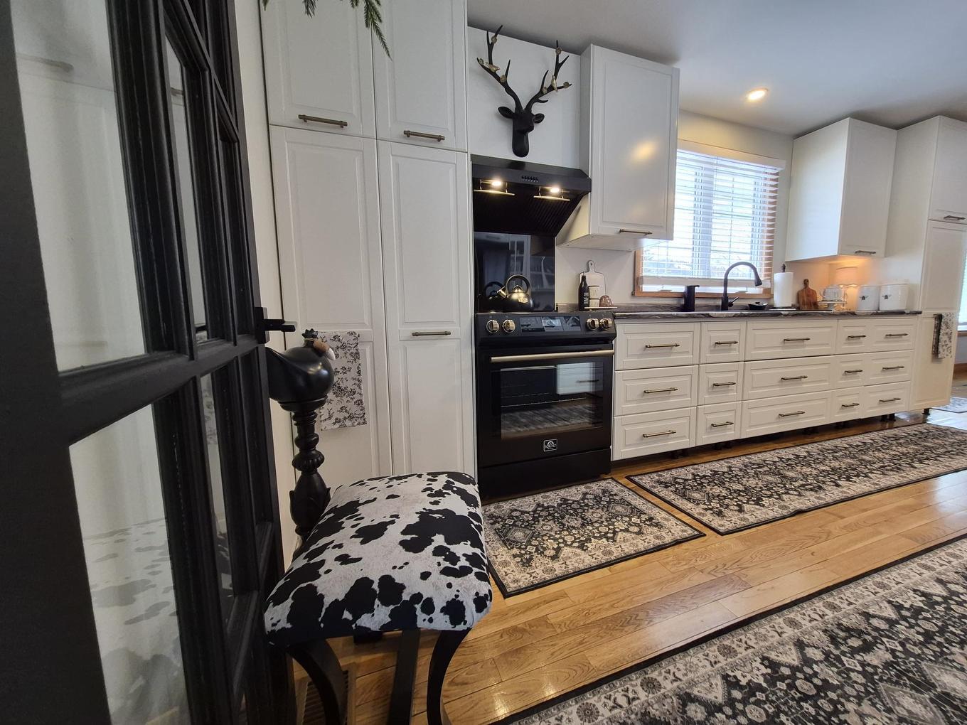 34 Redwing Ave, Manitouwadge, ON - Indoor Photo Showing Kitchen