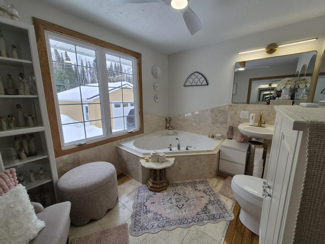 34 Redwing Ave, Manitouwadge, ON - Indoor Photo Showing Bathroom