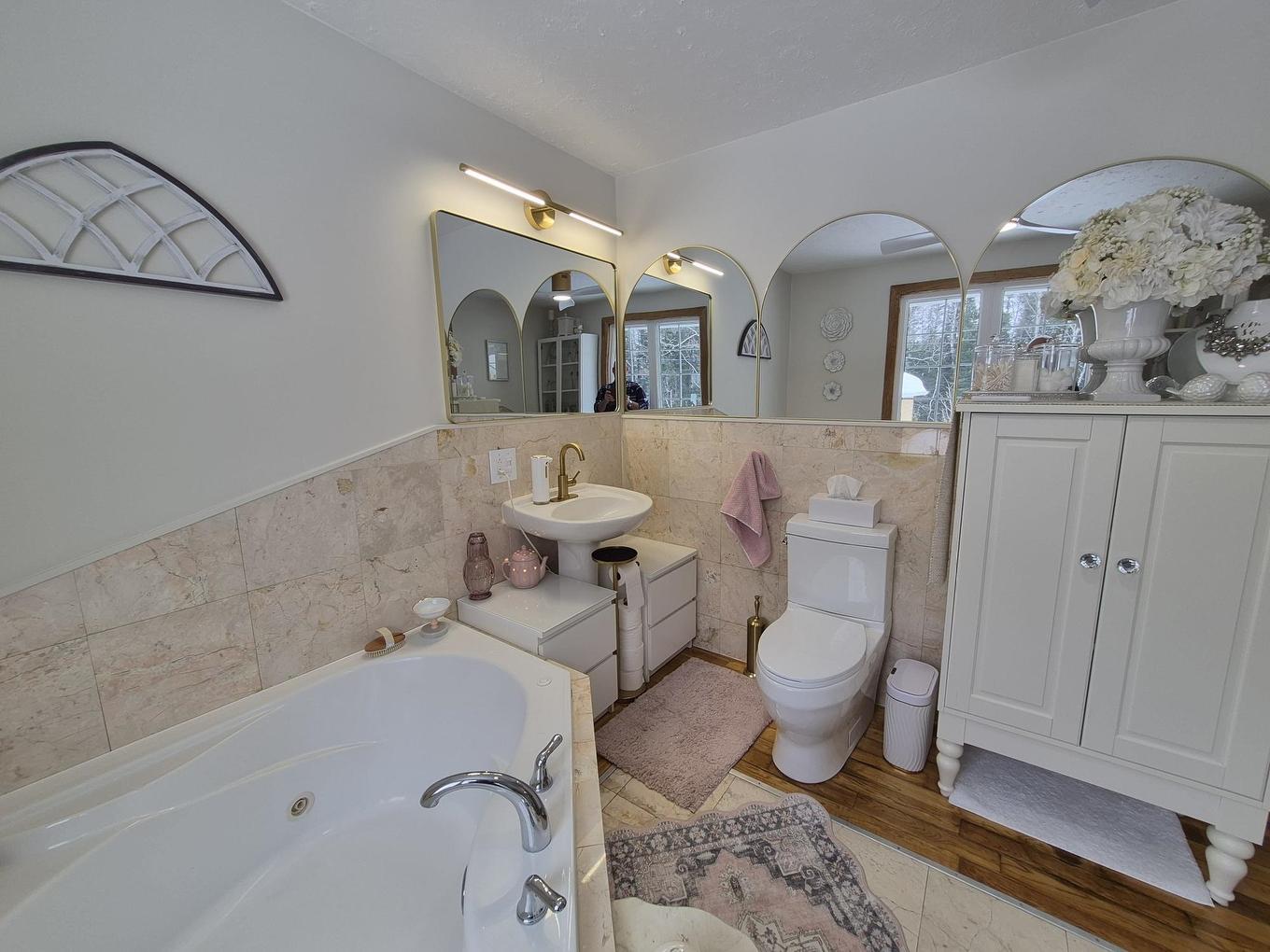 34 Redwing Ave, Manitouwadge, ON - Indoor Photo Showing Bathroom