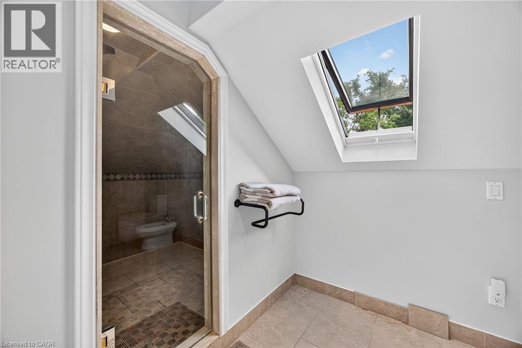 108 Owen Street, Barrie, ON - Indoor Photo Showing Other Room