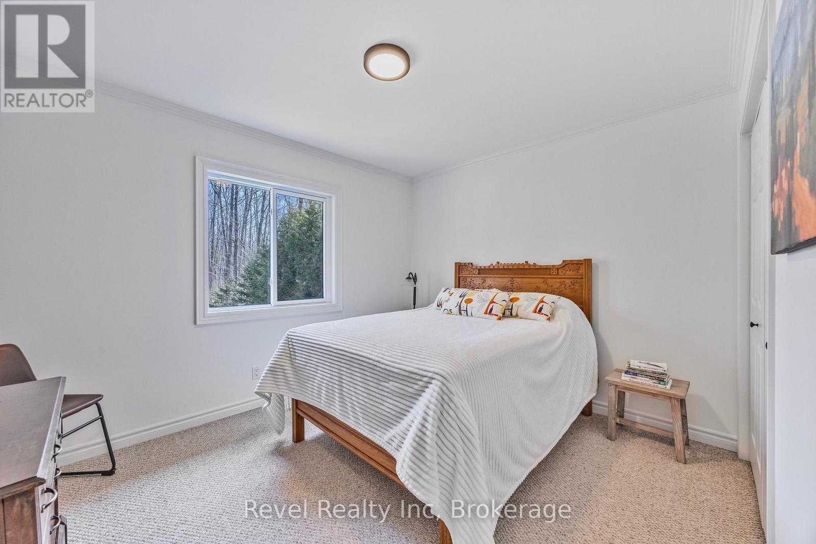 89 Trout Lane, Tiny, ON - Indoor Photo Showing Bedroom