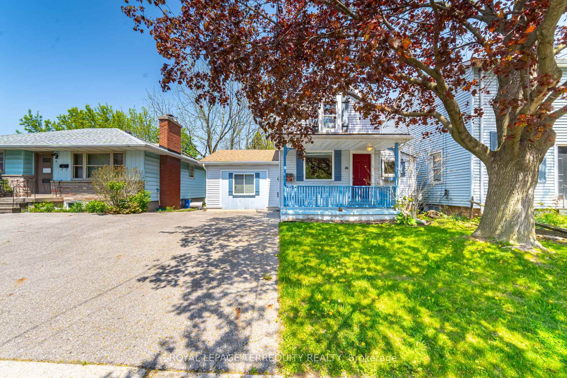 16 Royal Avenue, Hamilton, ON - Outdoor With Facade