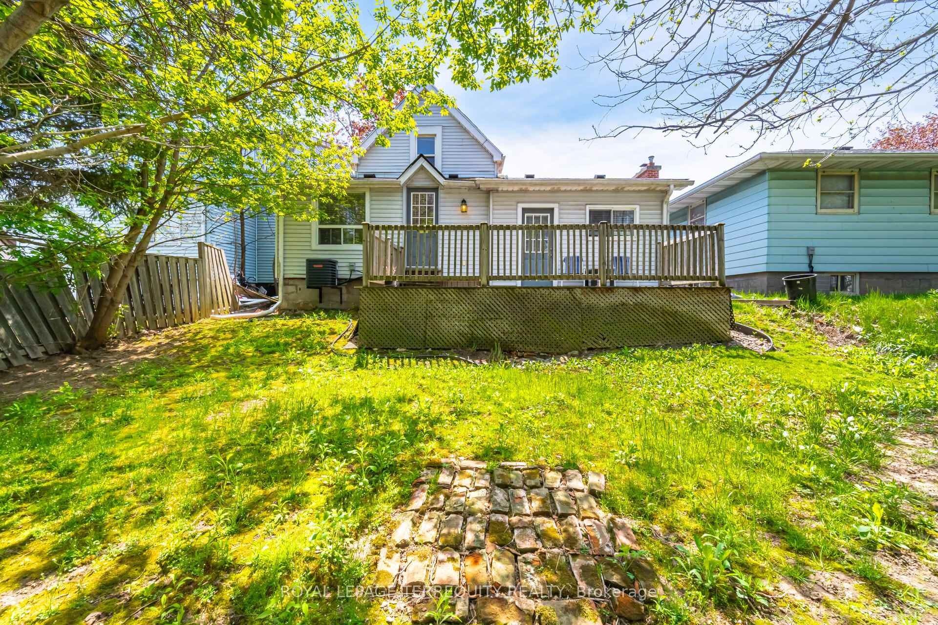 16 Royal Avenue, Hamilton, ON - Outdoor With Deck Patio Veranda