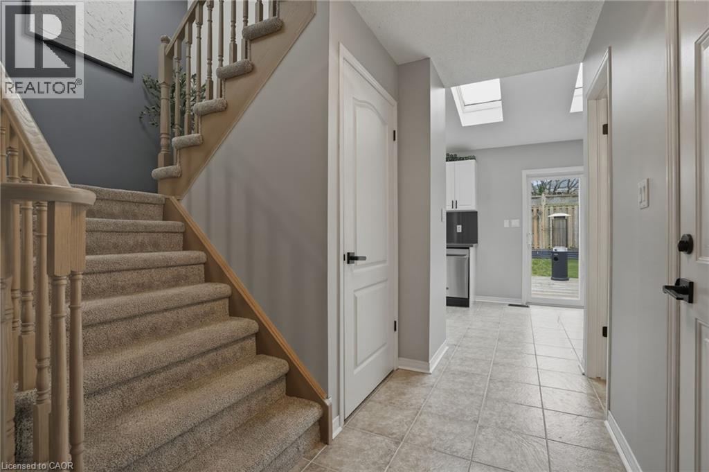 14 Kenyon Crescent, Grimsby, ON - Indoor Photo Showing Other Room
