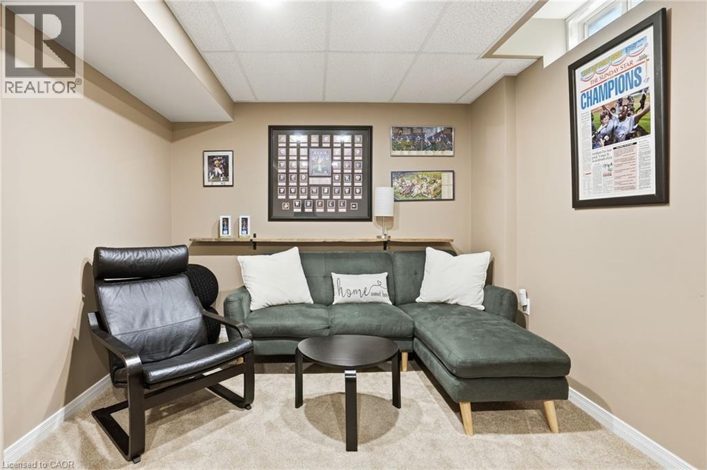 14 Kenyon Crescent, Grimsby, ON - Indoor