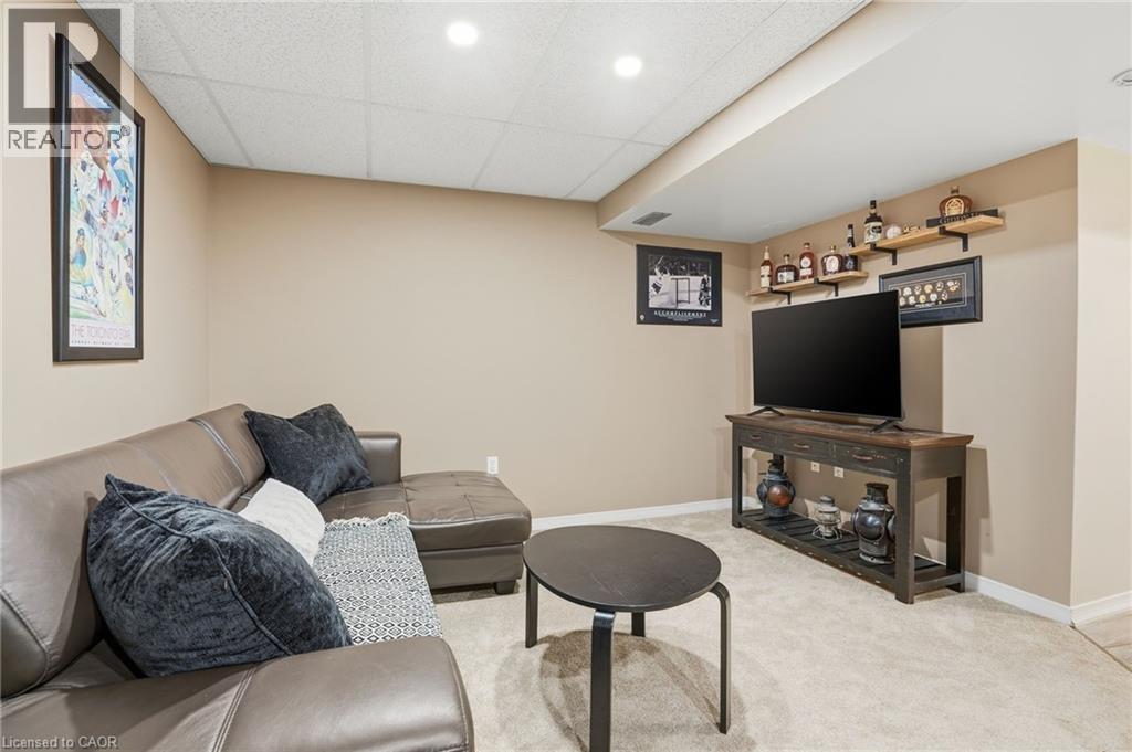 14 Kenyon Crescent, Grimsby, ON - Indoor