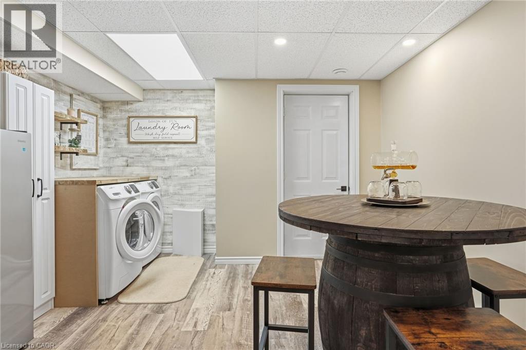 14 Kenyon Crescent, Grimsby, ON - Indoor Photo Showing Laundry Room