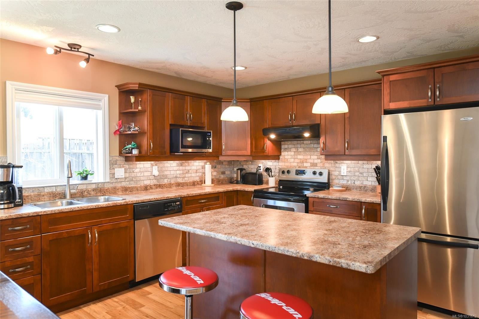 831 Aspen Rd, Comox, BC