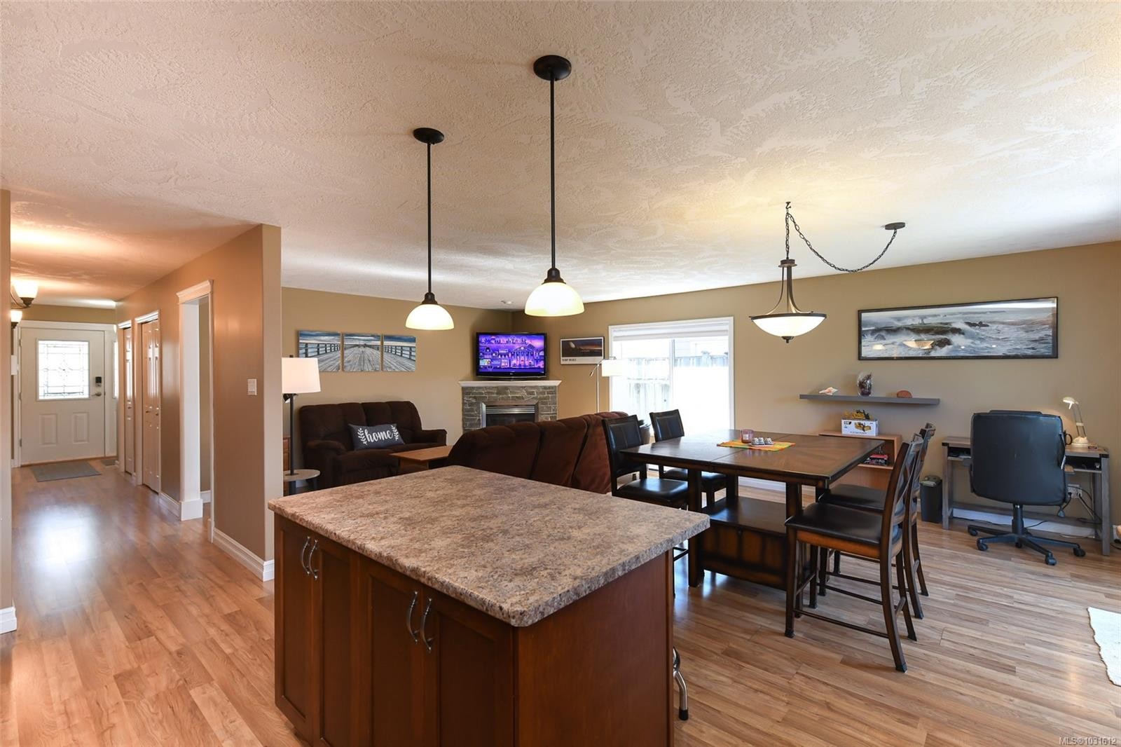 831 Aspen Rd, Comox, BC