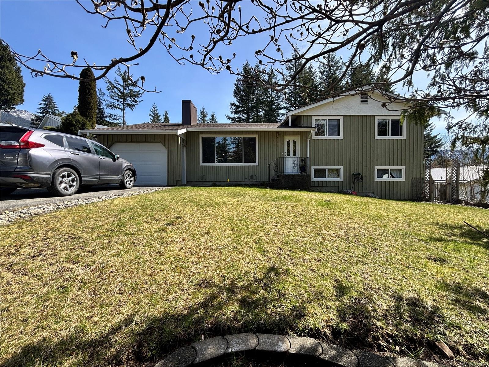 445 Chamiss Cres, Gold River, BC
