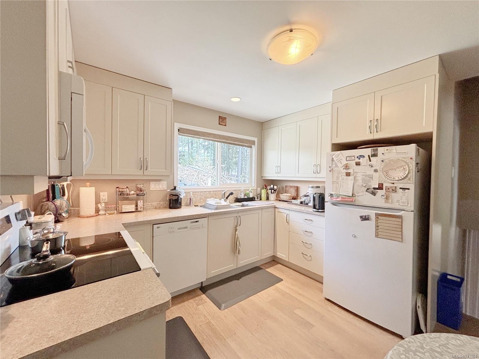 445 Chamiss Cres, Gold River, BC