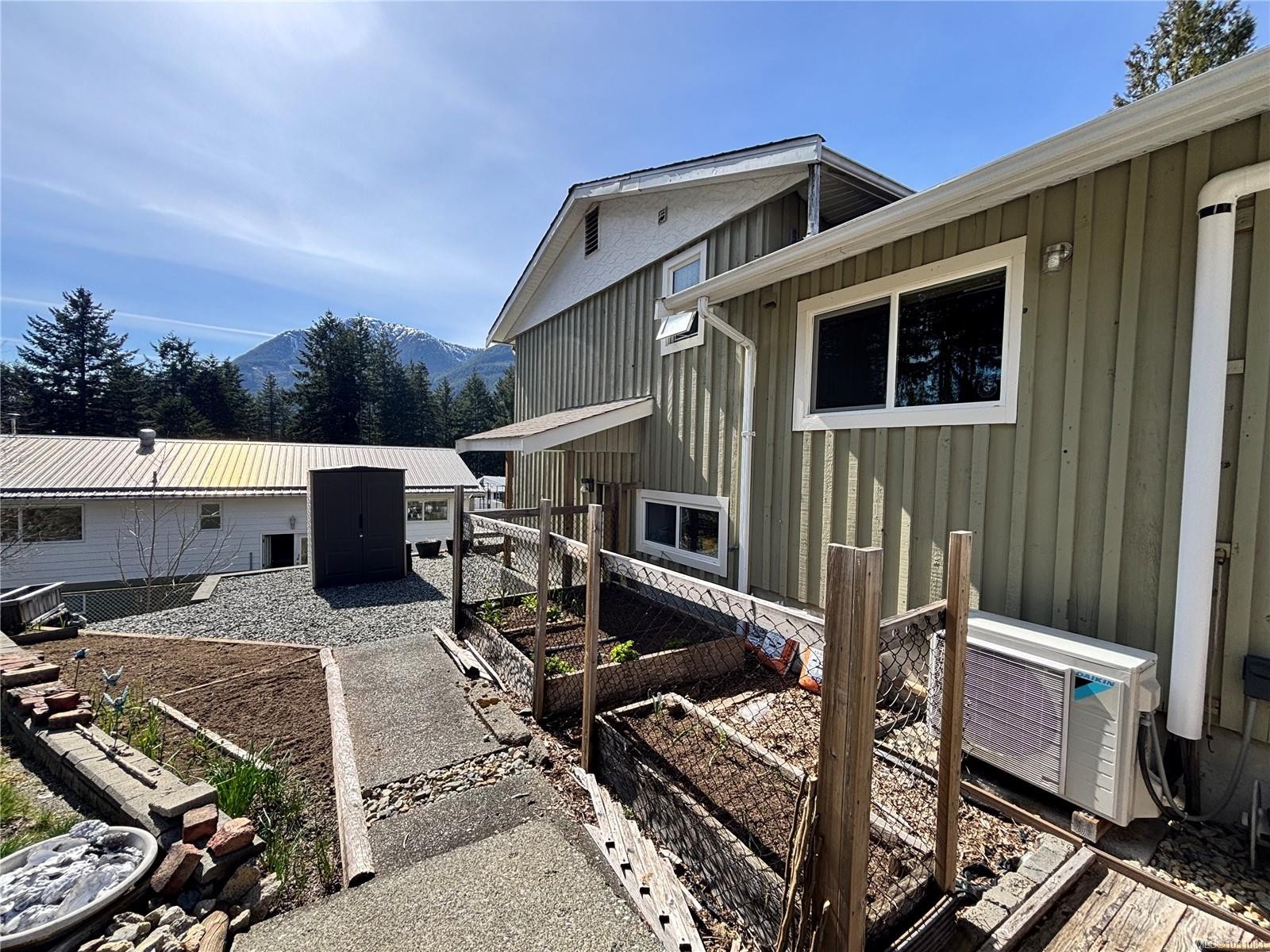 445 Chamiss Cres, Gold River, BC