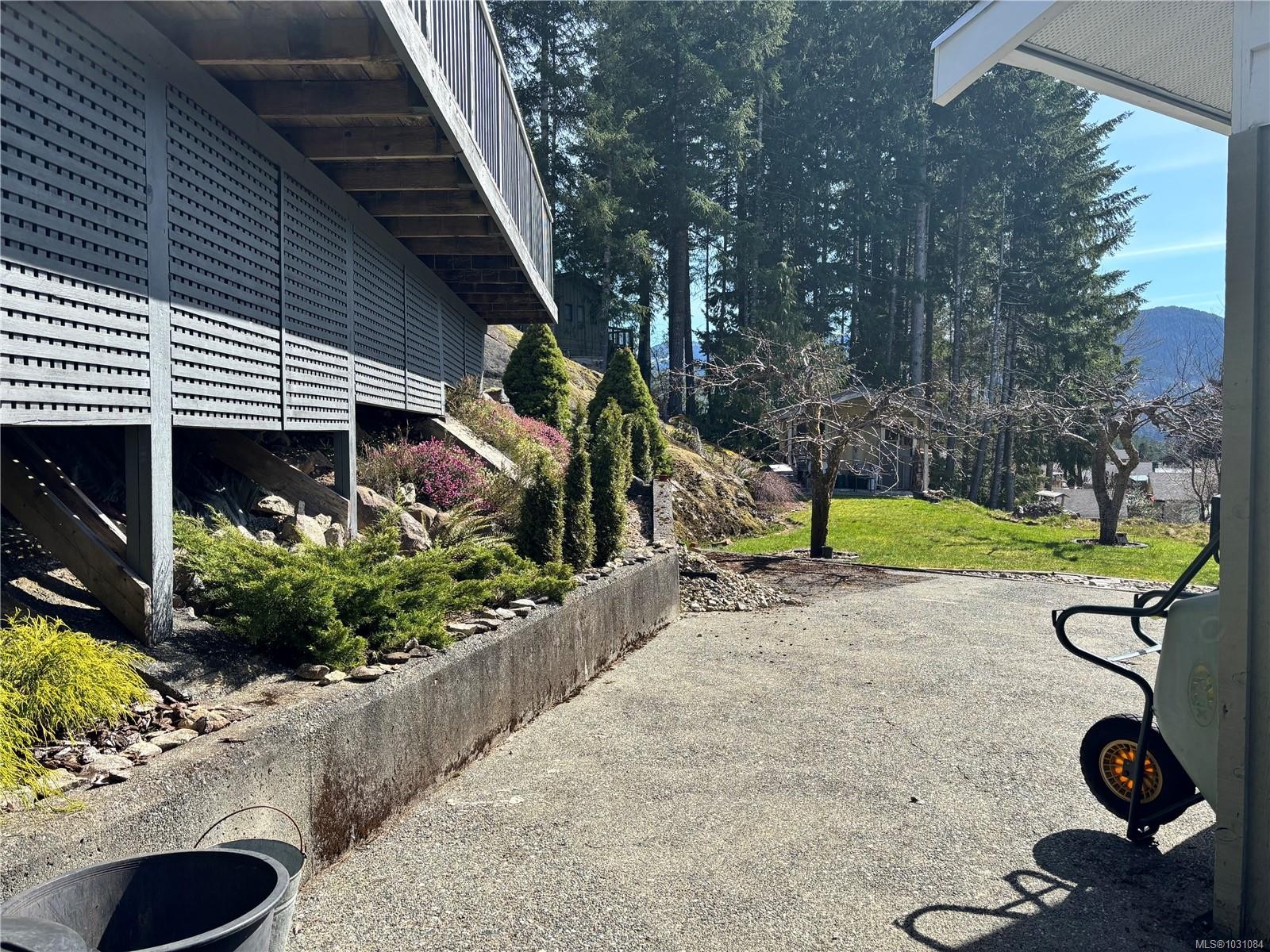 445 Chamiss Cres, Gold River, BC