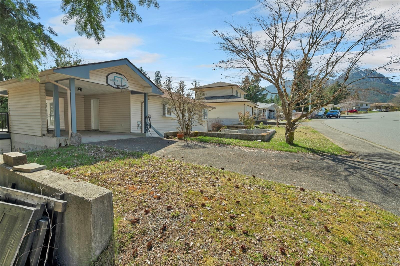 404 Donner Dr, Gold River, BC
