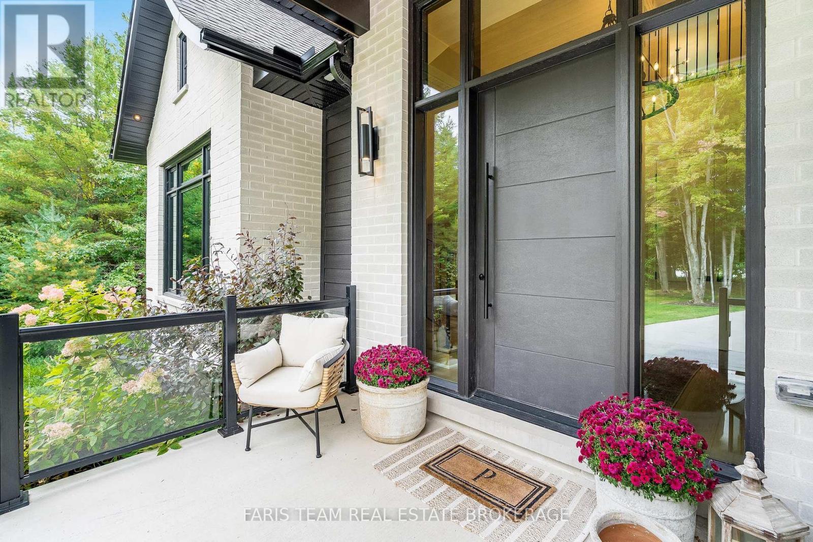 4 Sycamore Circle, Springwater, ON - Outdoor With Exterior