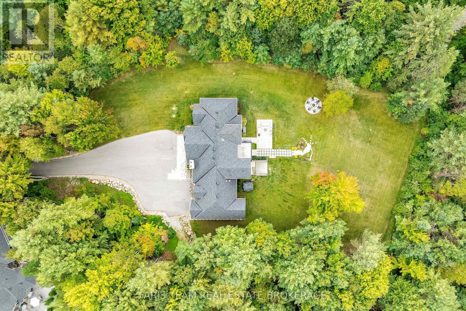 4 Sycamore Circle, Springwater, ON - Outdoor