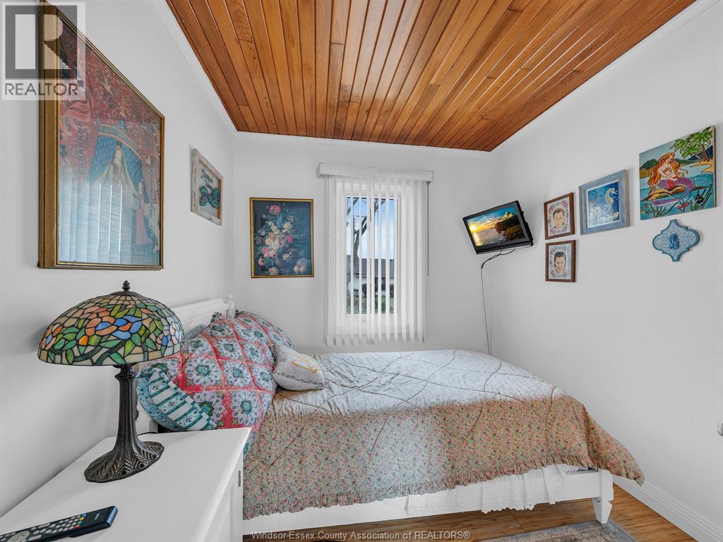 278 Robson Road, Leamington, ON - Indoor Photo Showing Bedroom