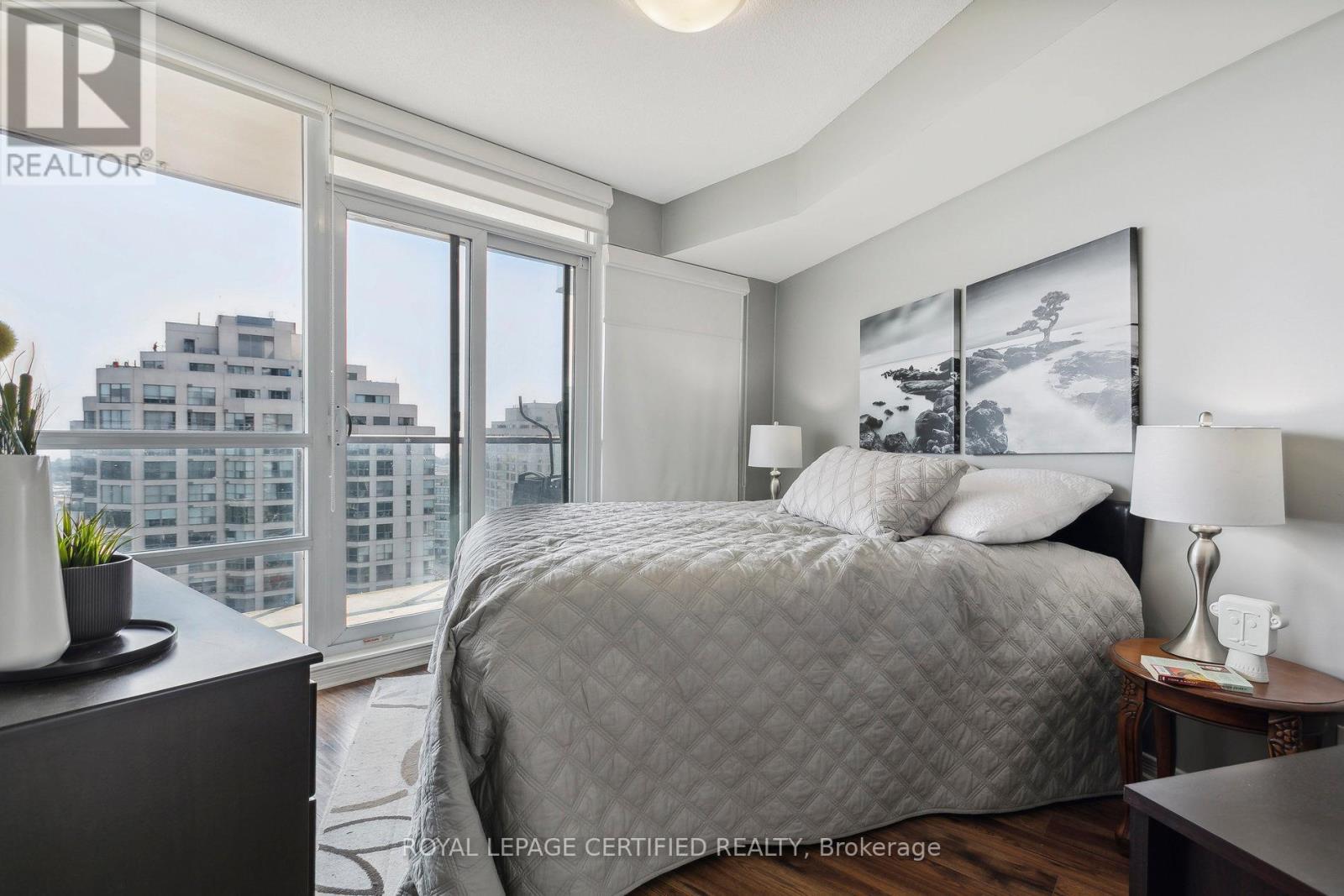 1208 - 2240 Lakeshore Boulevard W, Toronto, ON - Indoor Photo Showing Bedroom