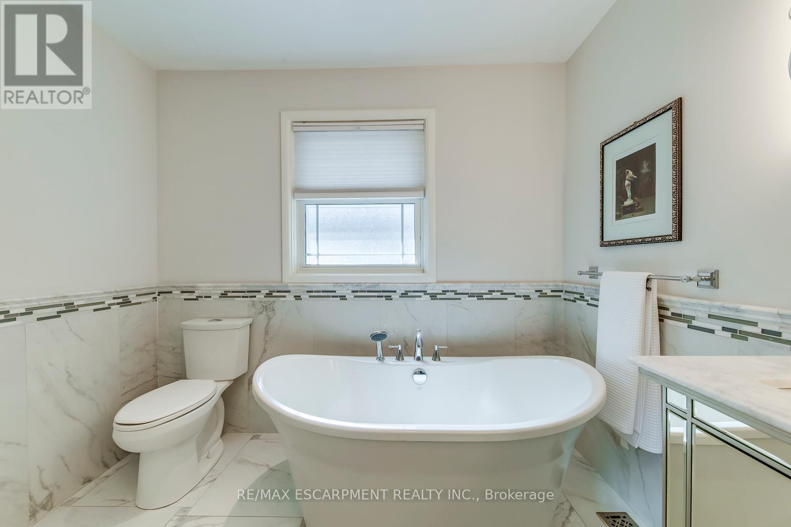4306 Lakeshore Road, Burlington, ON - Indoor Photo Showing Bathroom