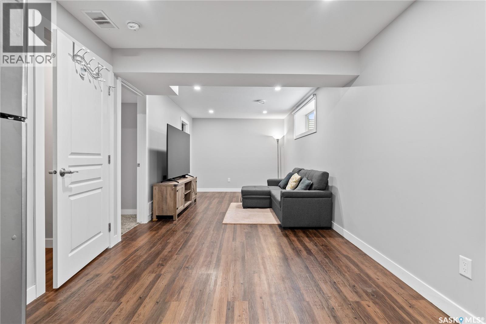 4810 Green Brooks Way E, Regina, SK - Indoor Photo Showing Other Room