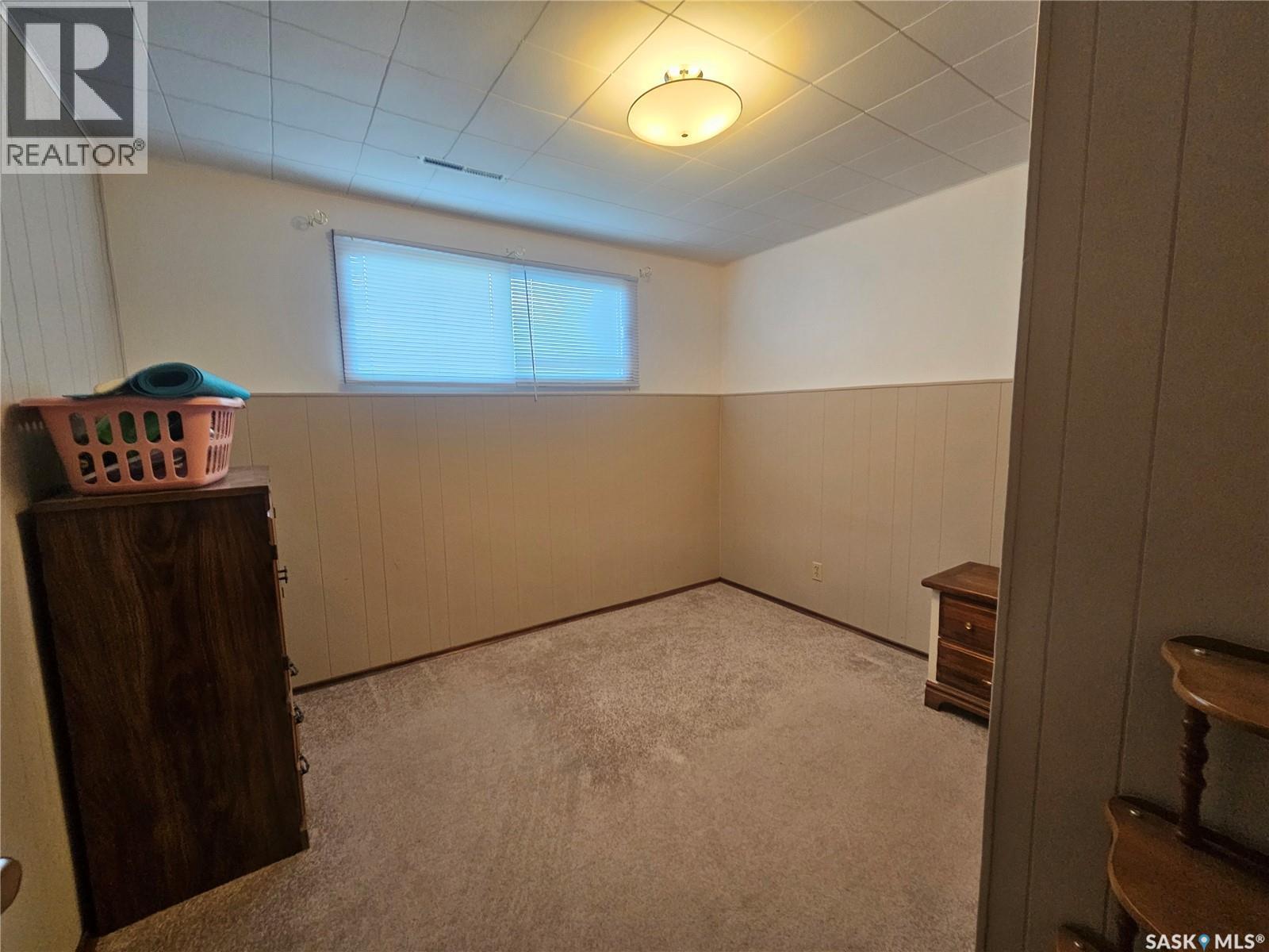 335 Aspen Drive, Swift Current, SK - Indoor Photo Showing Other Room