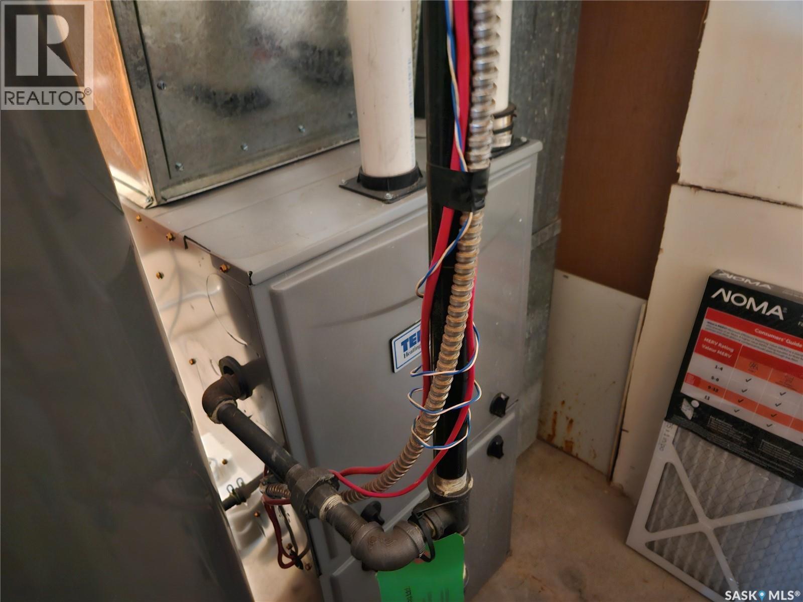 335 Aspen Drive, Swift Current, SK - Indoor Photo Showing Basement