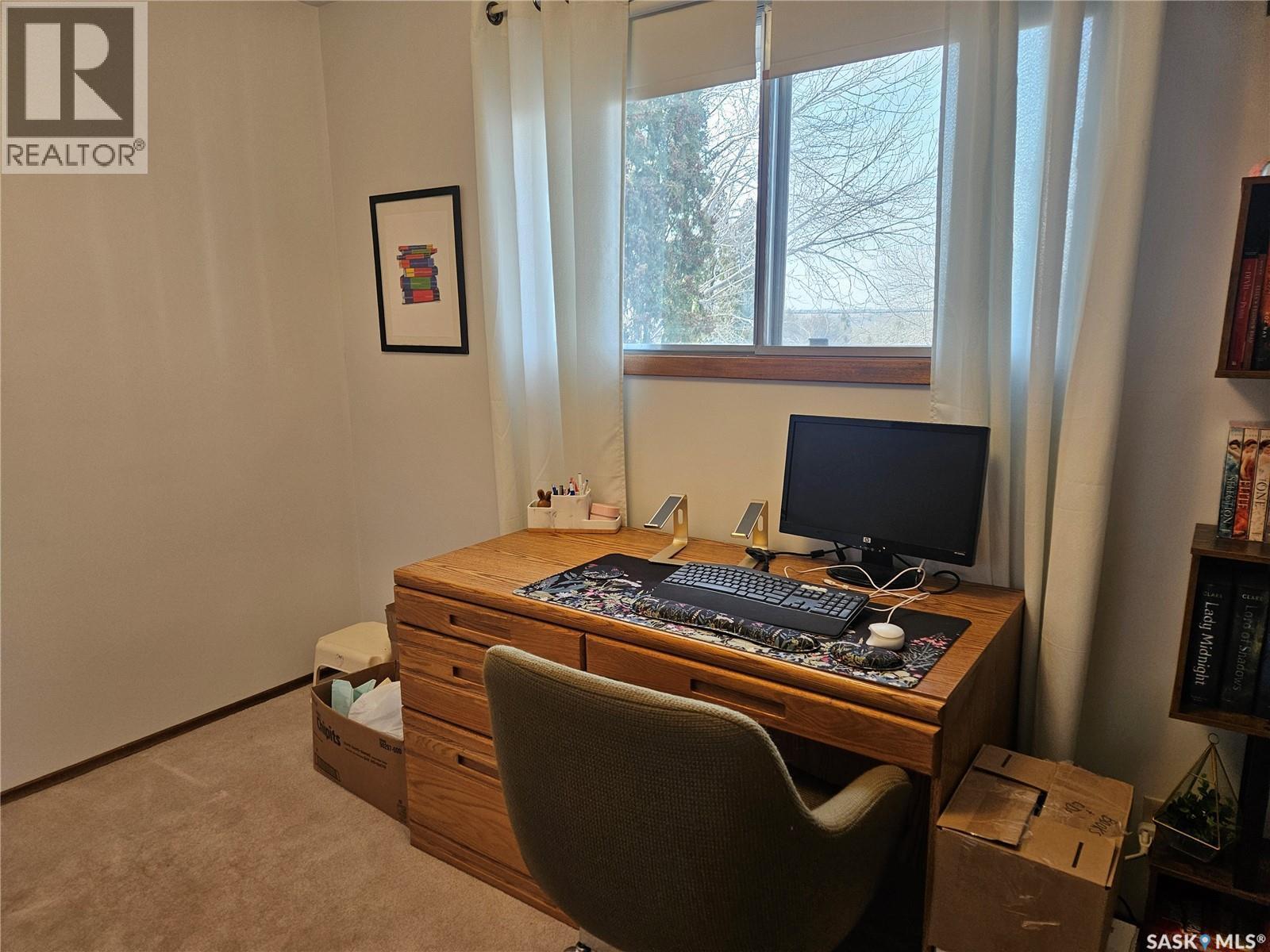 335 Aspen Drive, Swift Current, SK - Indoor Photo Showing Office