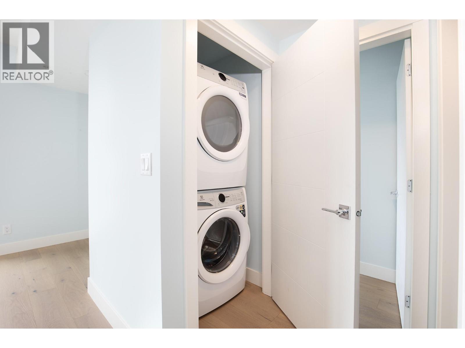 215 Royal Avenue Unit# 402, Kamloops, BC - Indoor Photo Showing Laundry Room