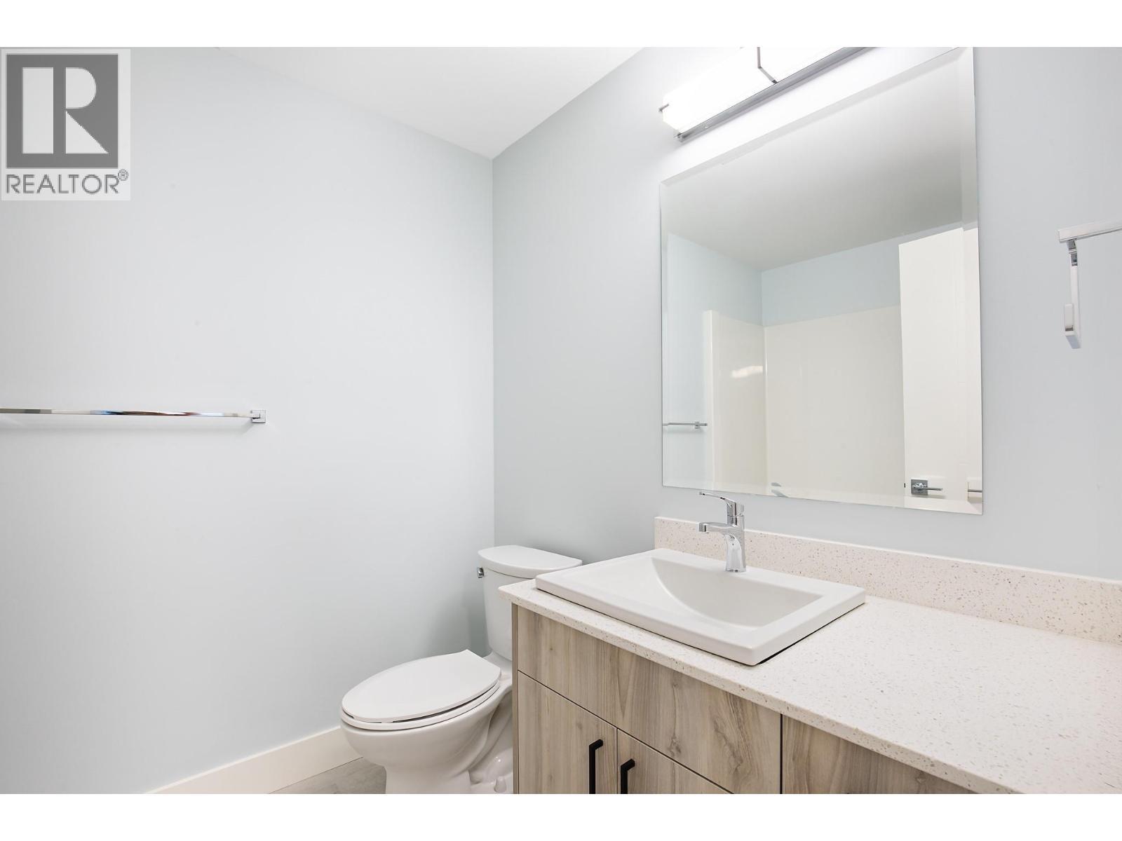 215 Royal Avenue Unit# 204, Kamloops, BC - Indoor Photo Showing Bathroom