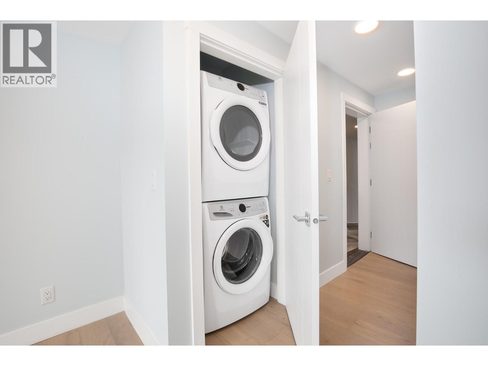 215 Royal Avenue Unit# 204, Kamloops, BC - Indoor Photo Showing Laundry Room