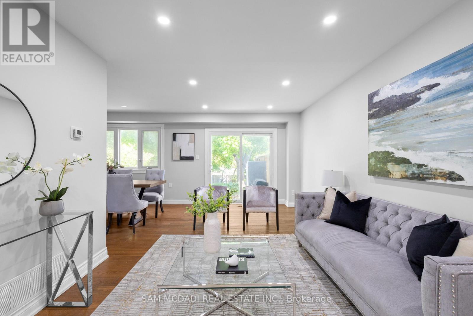 6755 Segovia Road, Mississauga, ON - Indoor Photo Showing Living Room