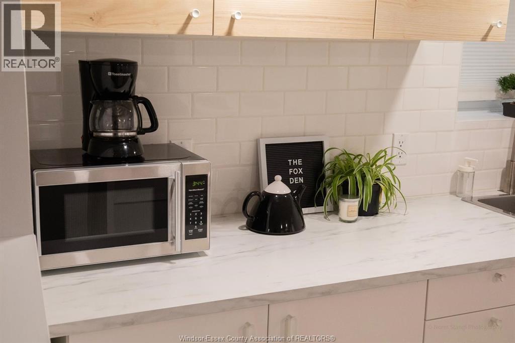 758 Pierre Unit# 3, Windsor, ON - Indoor Photo Showing Kitchen