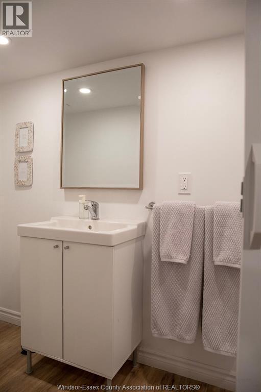 758 Pierre Unit# 3, Windsor, ON - Indoor Photo Showing Bathroom