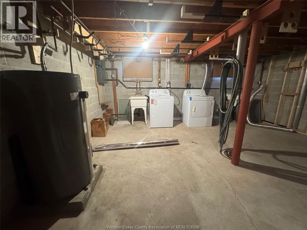 3027 Walker Road Unit# B, Windsor, ON - Indoor