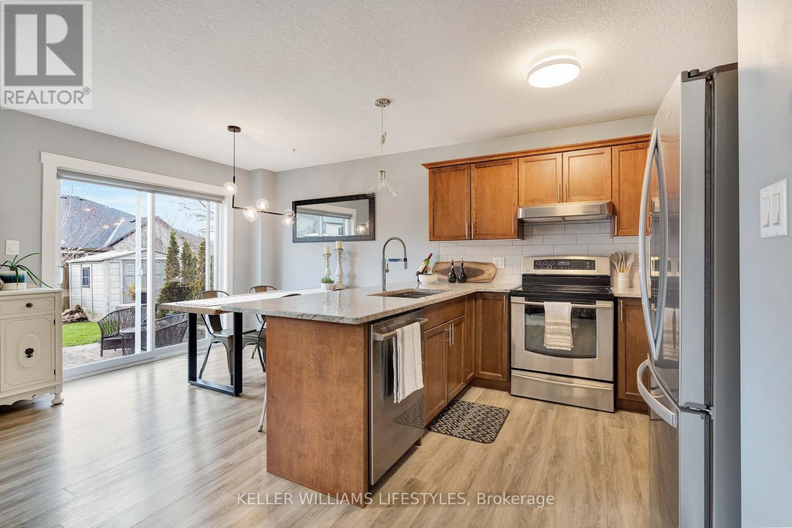 125 Hagerman Crescent, St. Thomas, ON - Indoor Photo Showing Kitchen