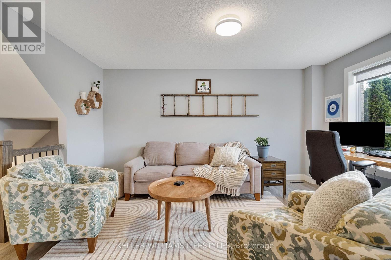 125 Hagerman Crescent, St. Thomas, ON - Indoor Photo Showing Living Room