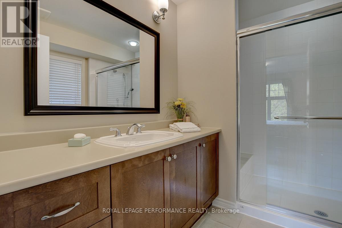 318 Iona Street, Ottawa, ON - Indoor Photo Showing Bathroom
