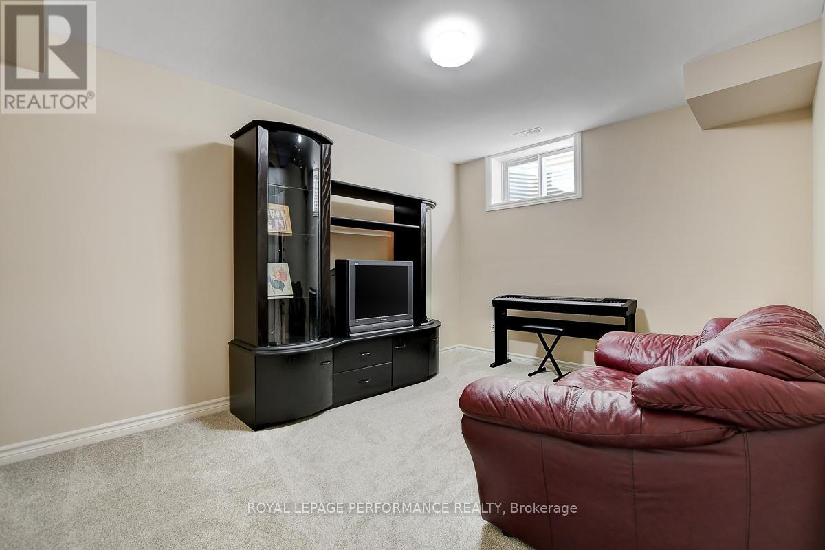318 Iona Street, Ottawa, ON - Indoor