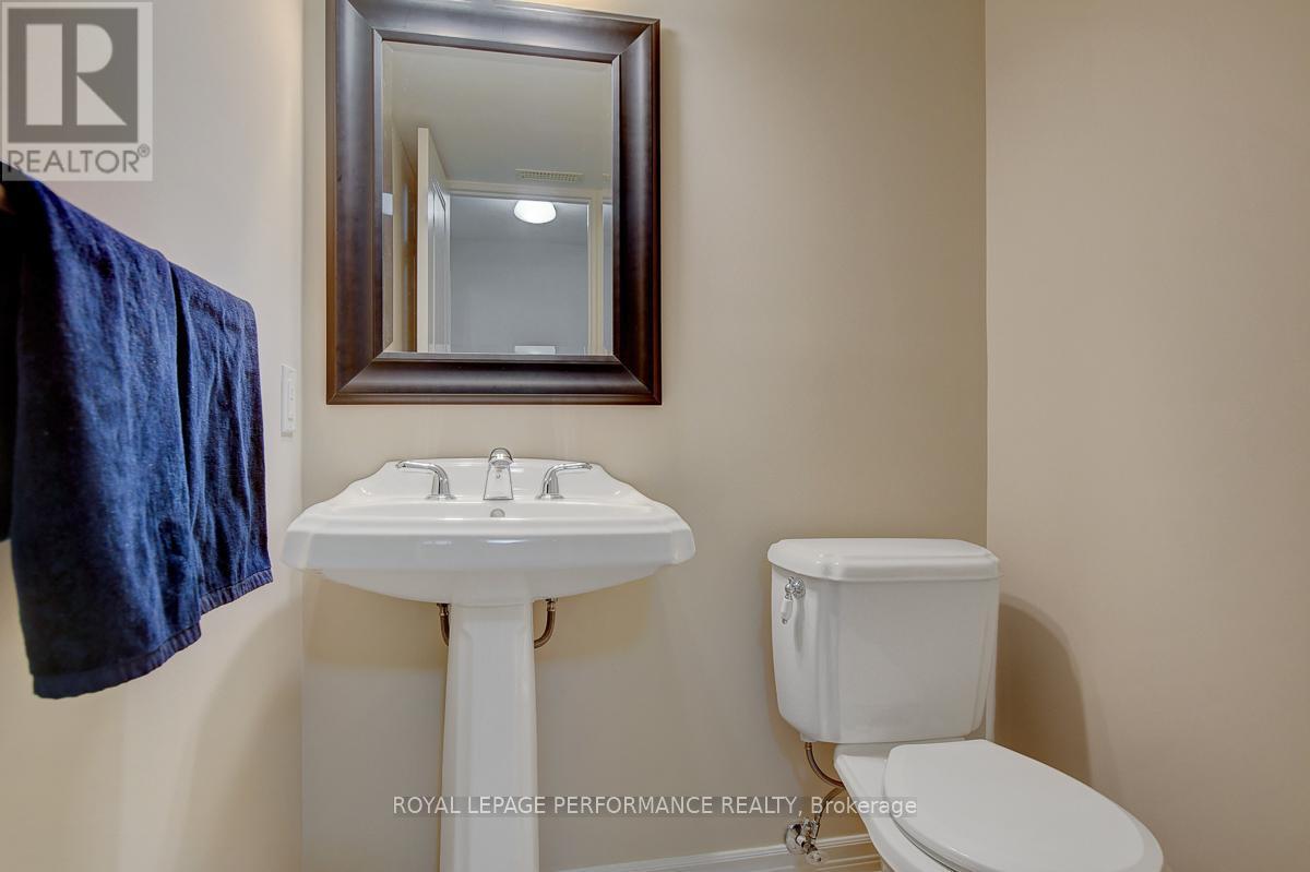 318 Iona Street, Ottawa, ON - Indoor Photo Showing Bathroom