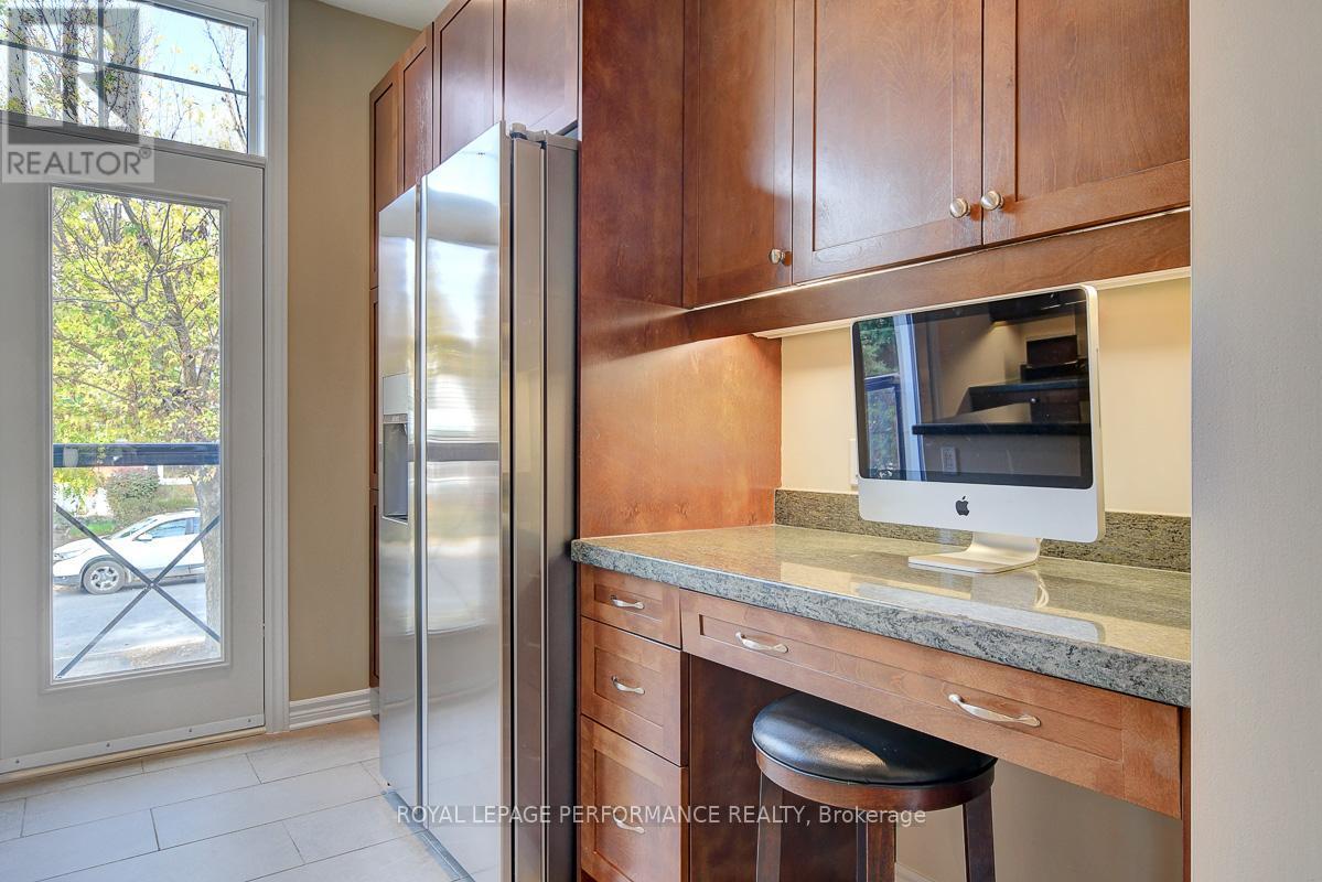 318 Iona Street, Ottawa, ON - Indoor