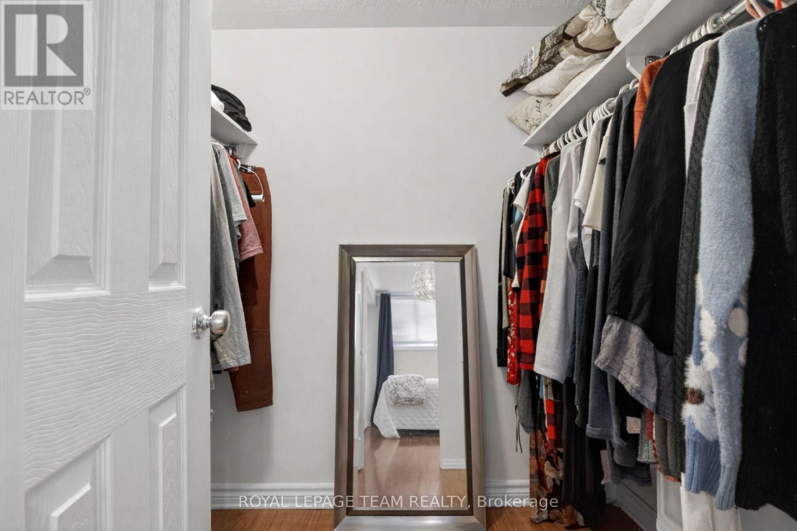 Primary bedroom offers walk in closet. - 130A Lindenshade Drive, Ottawa, ON - Indoor With Storage